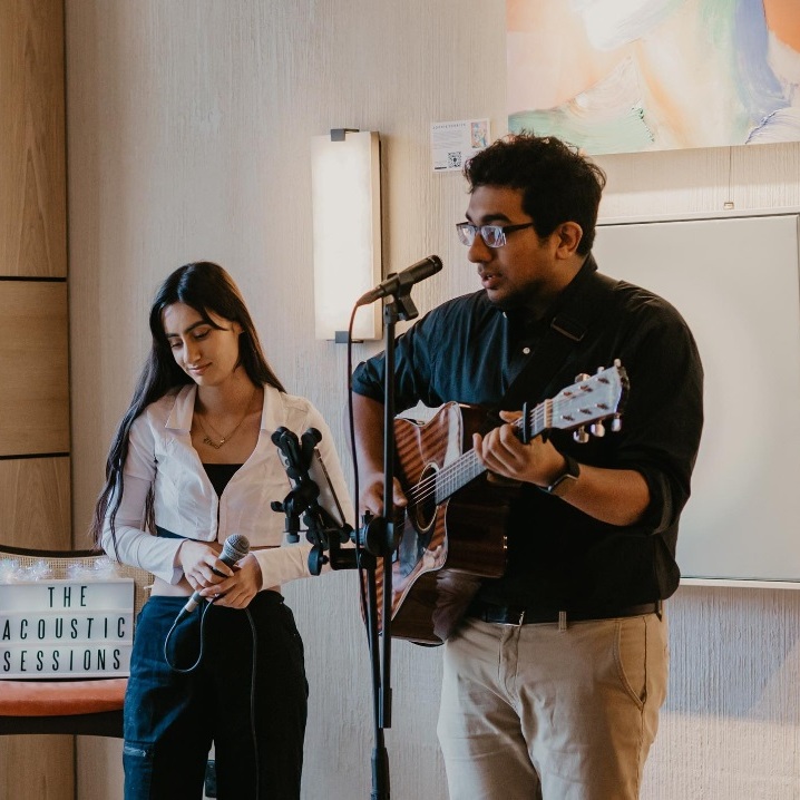 Elena Maya playing at The Acoustic Sessions